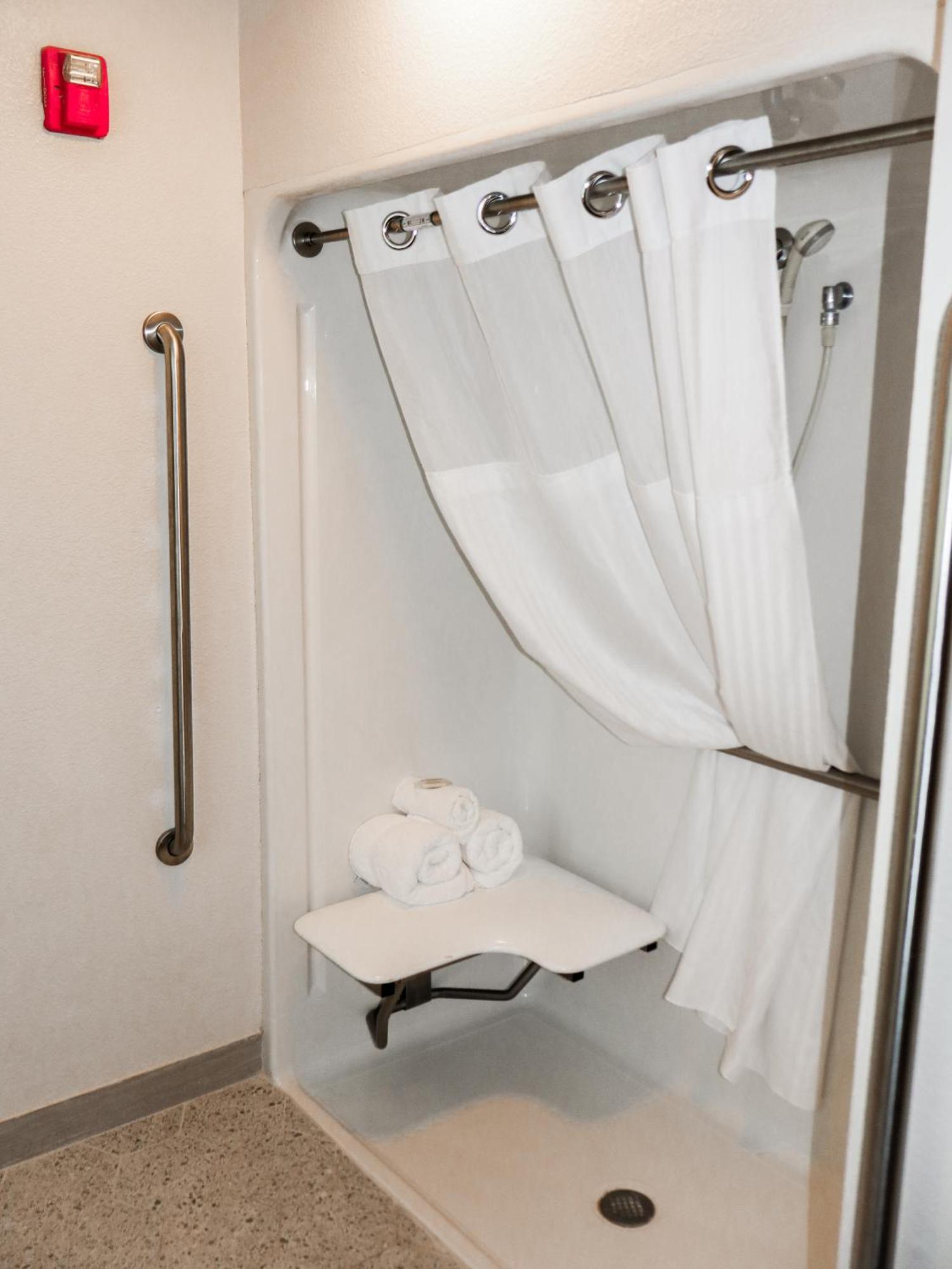 Travelodge By Wyndham Rapid City - Black Hills Exterior photo