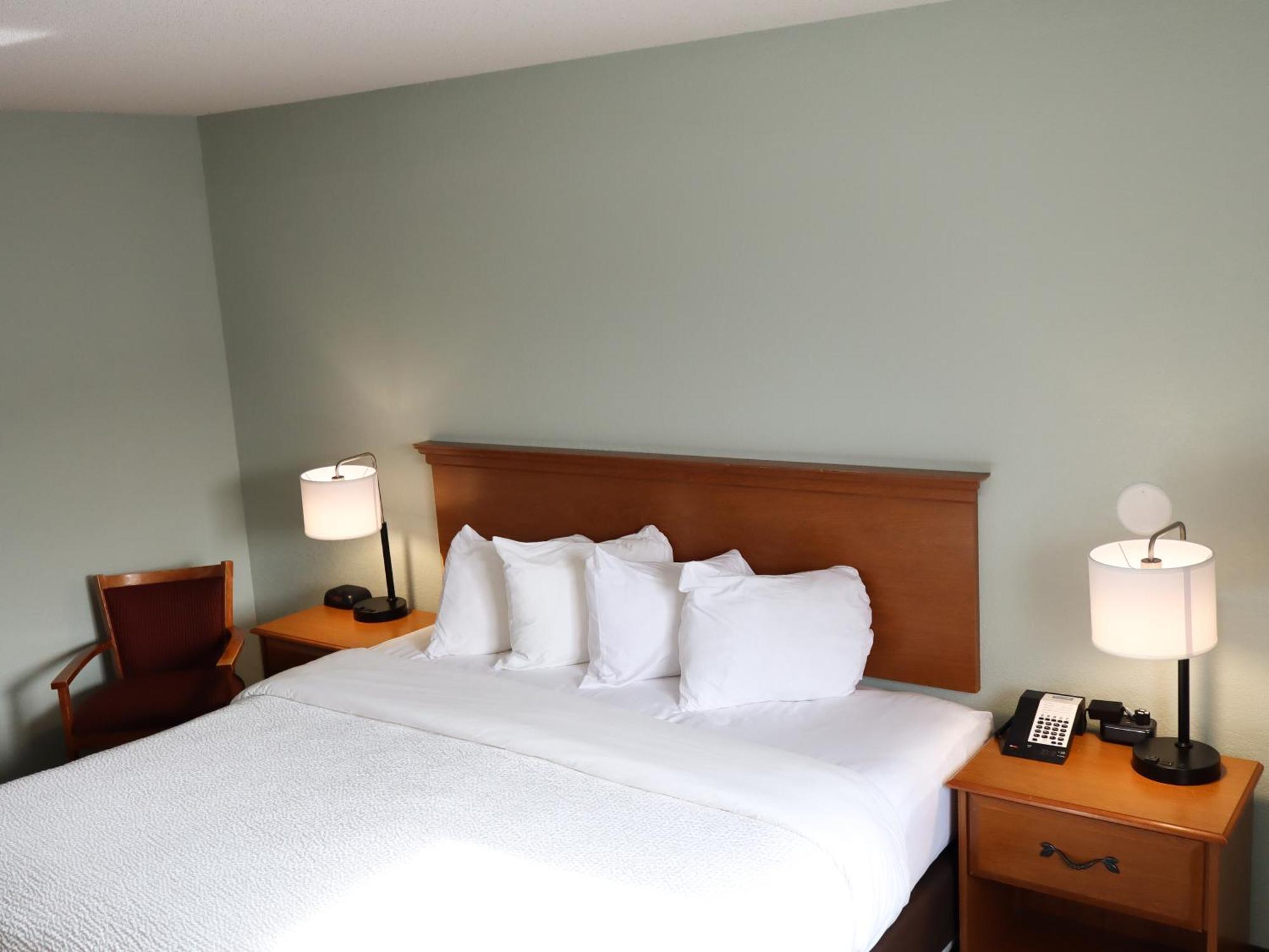 Travelodge By Wyndham Rapid City - Black Hills Exterior photo